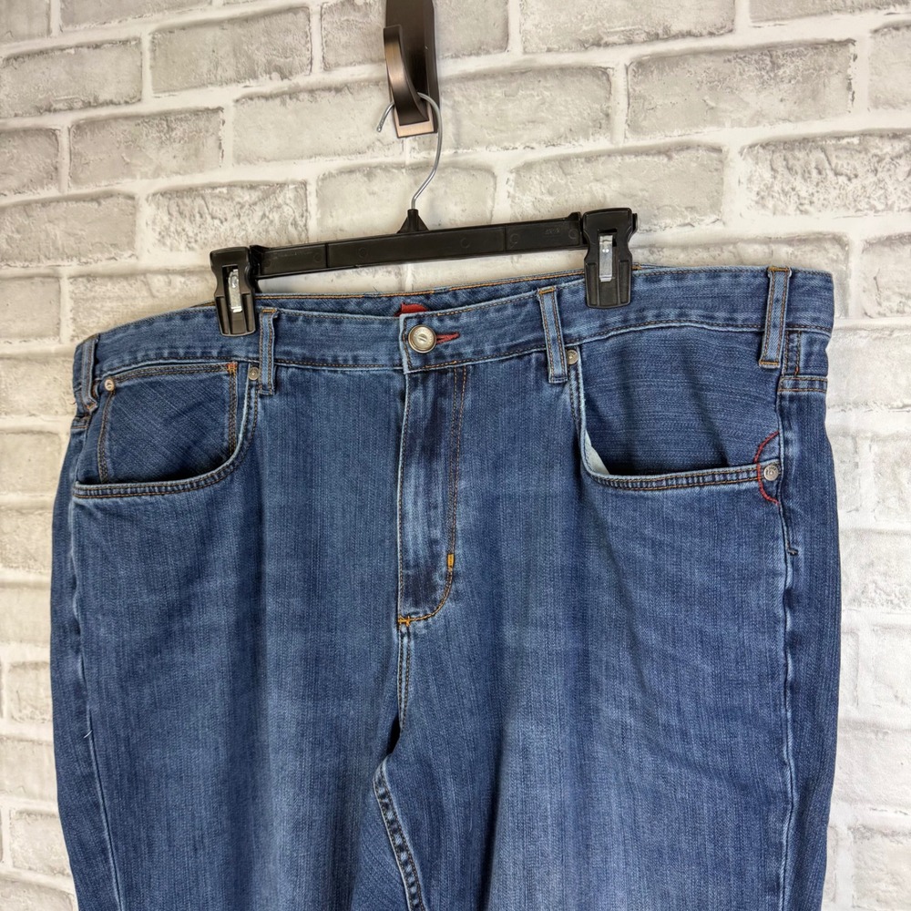 Tommy Bahama Mens Straight Leg Casual Jeans Medium Wash Blue Denim 44 x 30 - Picture 2 of 10